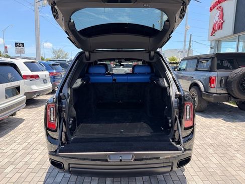 Used 2022 Rolls-Royce Cullinan AWD/4WD image 9