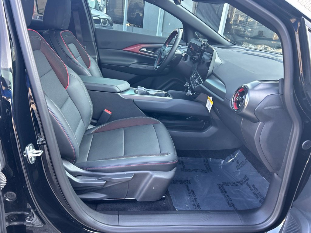 Used 2024 Chevrolet Equinox EV RS FWD image 23