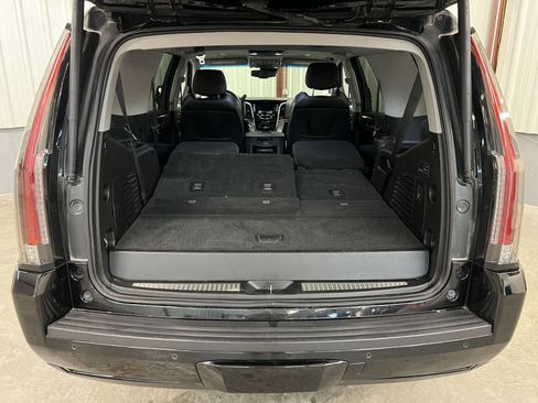 Used 2015 Cadillac Escalade Premium image 40