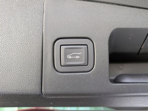 Used 2025 Cadillac XT5 Premium Luxury image 13