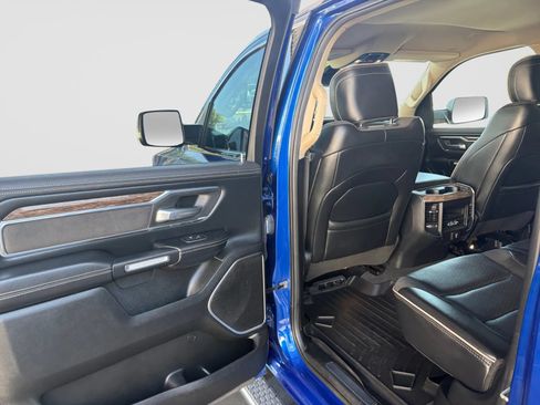 Used 2019 RAM 1500 Laramie AWD/4WD image 14