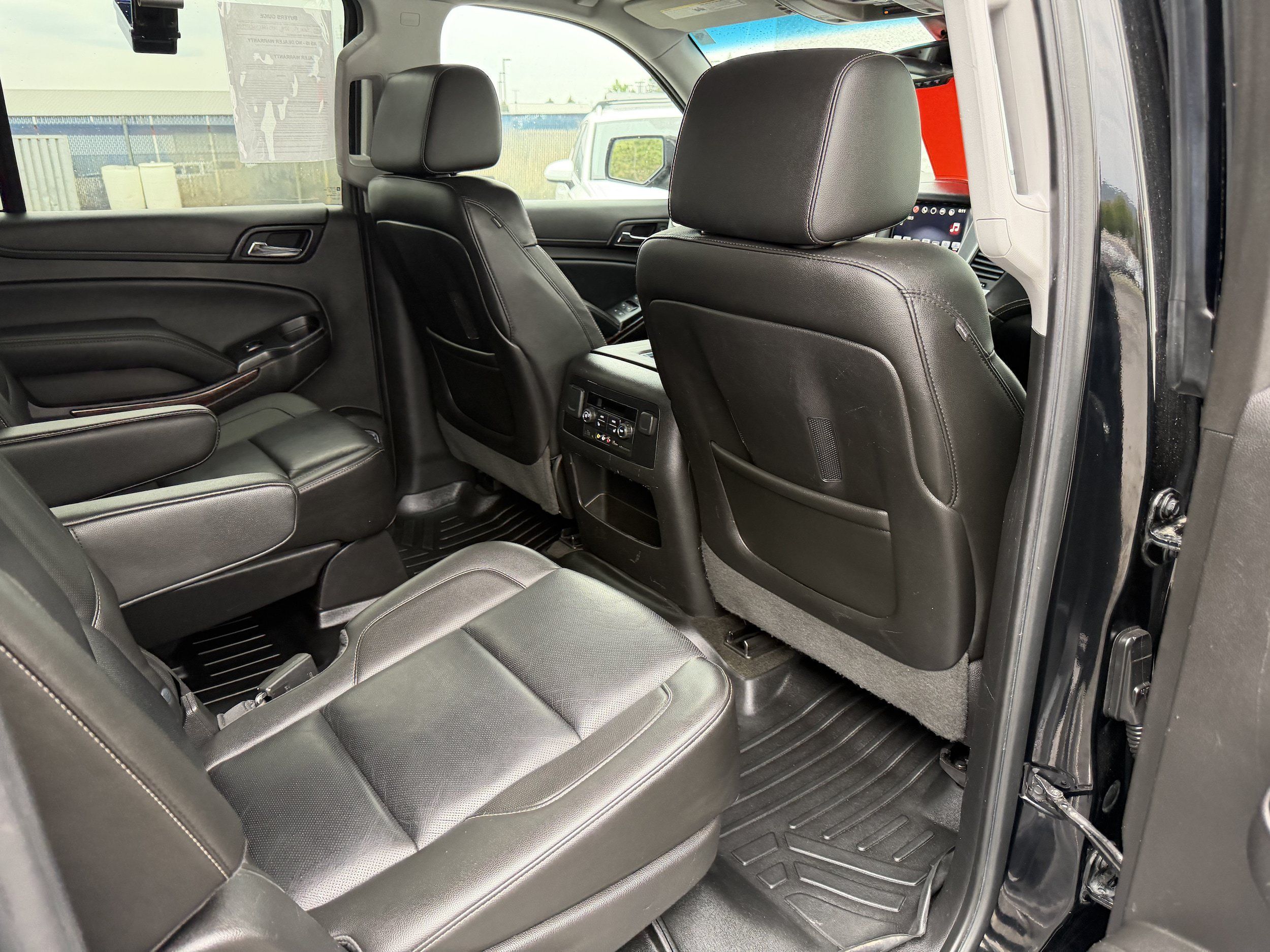 Used 2016 GMC Yukon XL SLT w/ Open Road Package AWD/4WD image 30