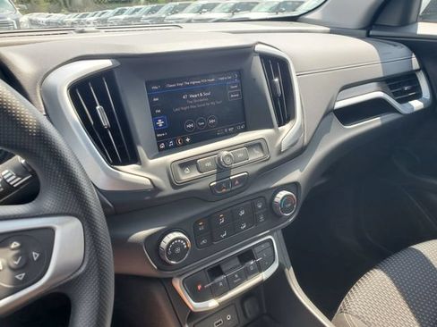 Used 2023 GMC Terrain SLE FWD image 26