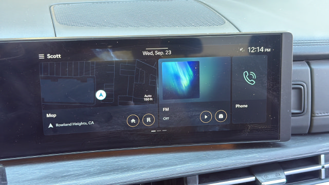 Used 2025 Hyundai Santa Fe Limited FWD image 21