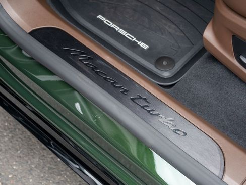 New 2026 Porsche Macan Turbo Electric AWD/4WD image 23