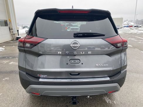 Used 2022 Nissan Rogue SV image 4