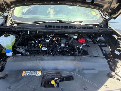 Used 2021 Ford Edge Titanium FWD image 34
