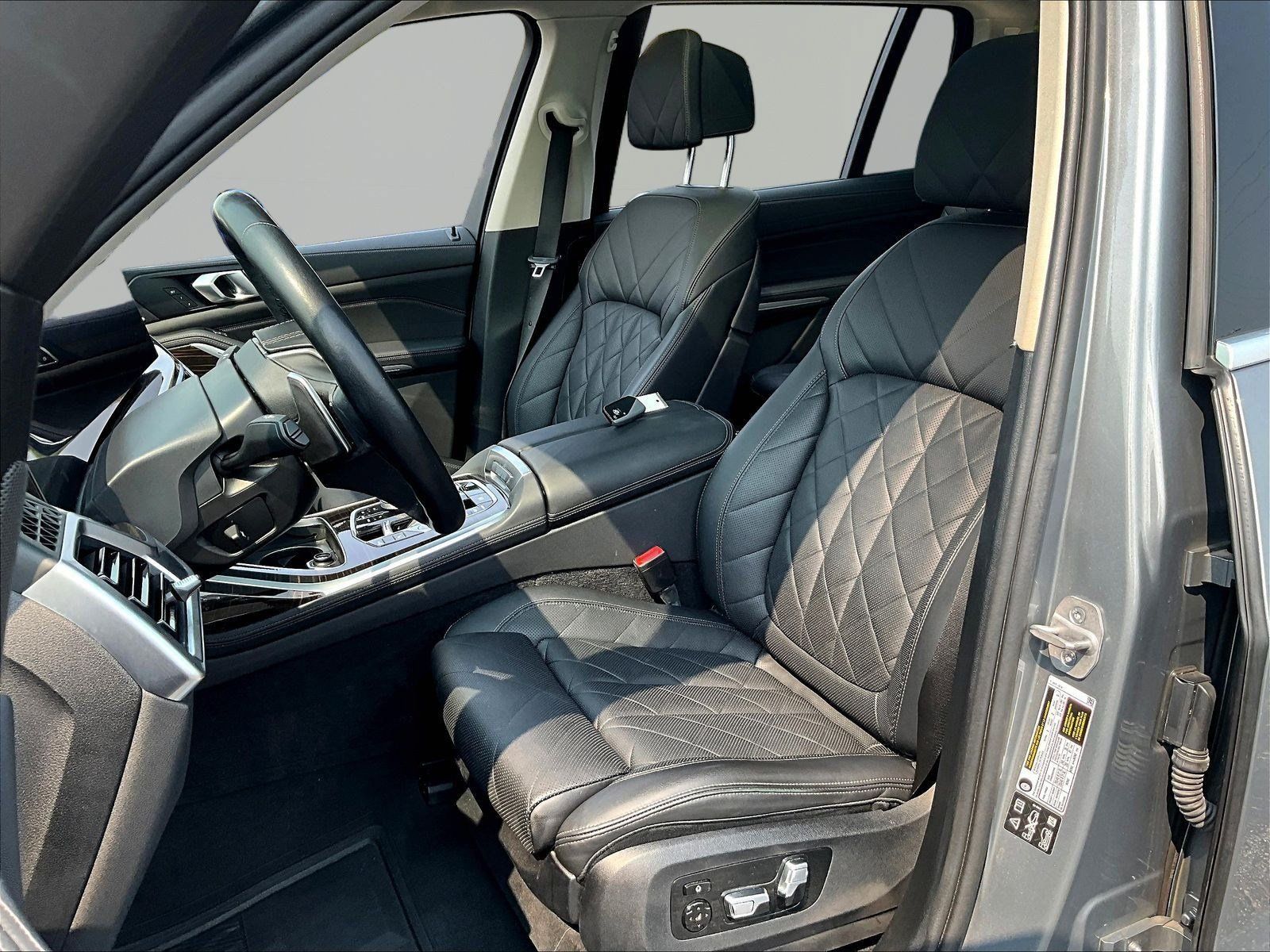 Used 2024 BMW X7 xDrive40i w/ Premium Package AWD/4WD image 21