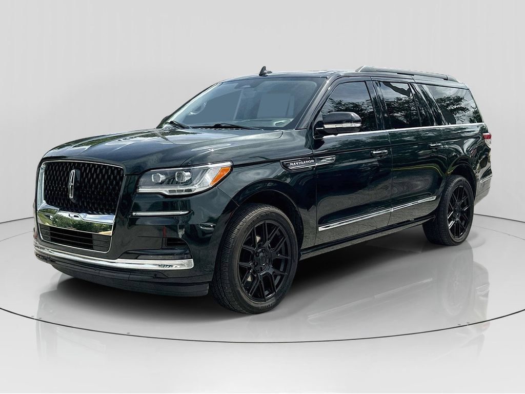 Used 2022 Lincoln Navigator L Black Label AWD/4WD image 3