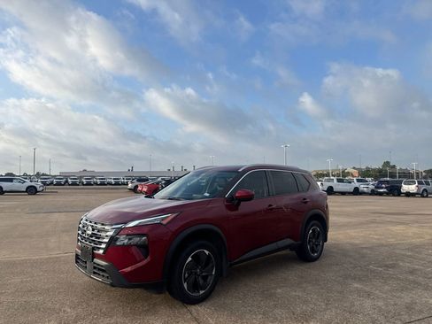 Used 2024 Nissan Rogue SV w/ SV Premium Package FWD image 9