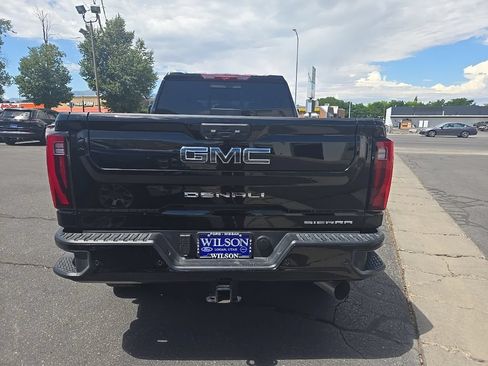 Used 2025 GMC Sierra 3500 Denali Ultimate AWD/4WD image 7