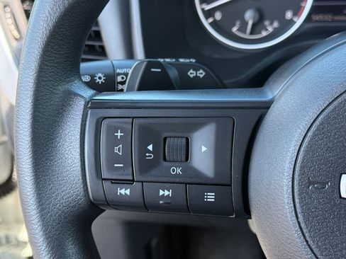 Used 2024 Nissan Rogue S AWD/4WD image 20