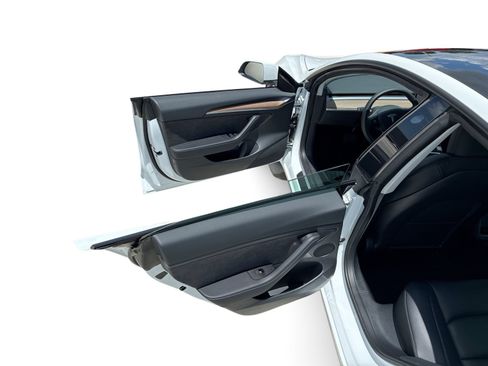 Certified 2023 Tesla Model 3 Standard Range RWD image 10