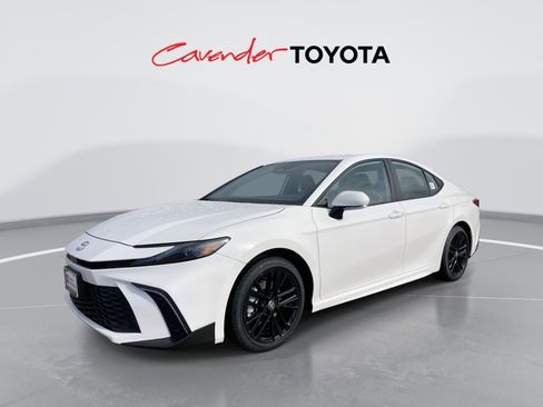 Used 2026 Toyota Camry SE w/ Convenience Package image 1