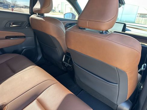 Used 2025 Toyota Crown Signia image 46