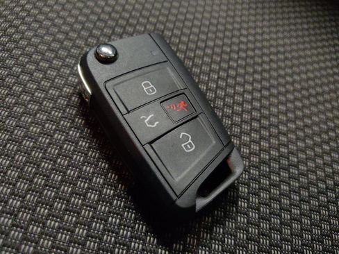 Used 2019 Volkswagen Jetta S w/ Driver Assistance Package image 32