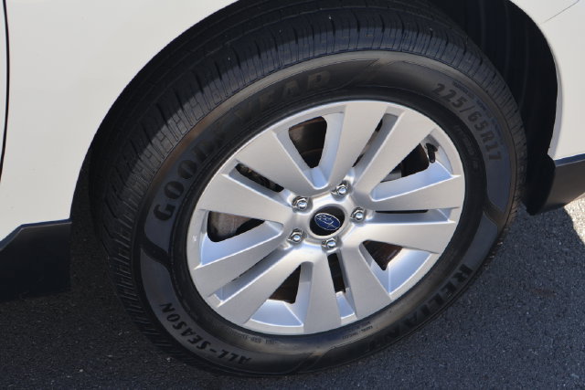 Used 2017 Subaru Outback 2.5i Premium AWD/4WD image 25