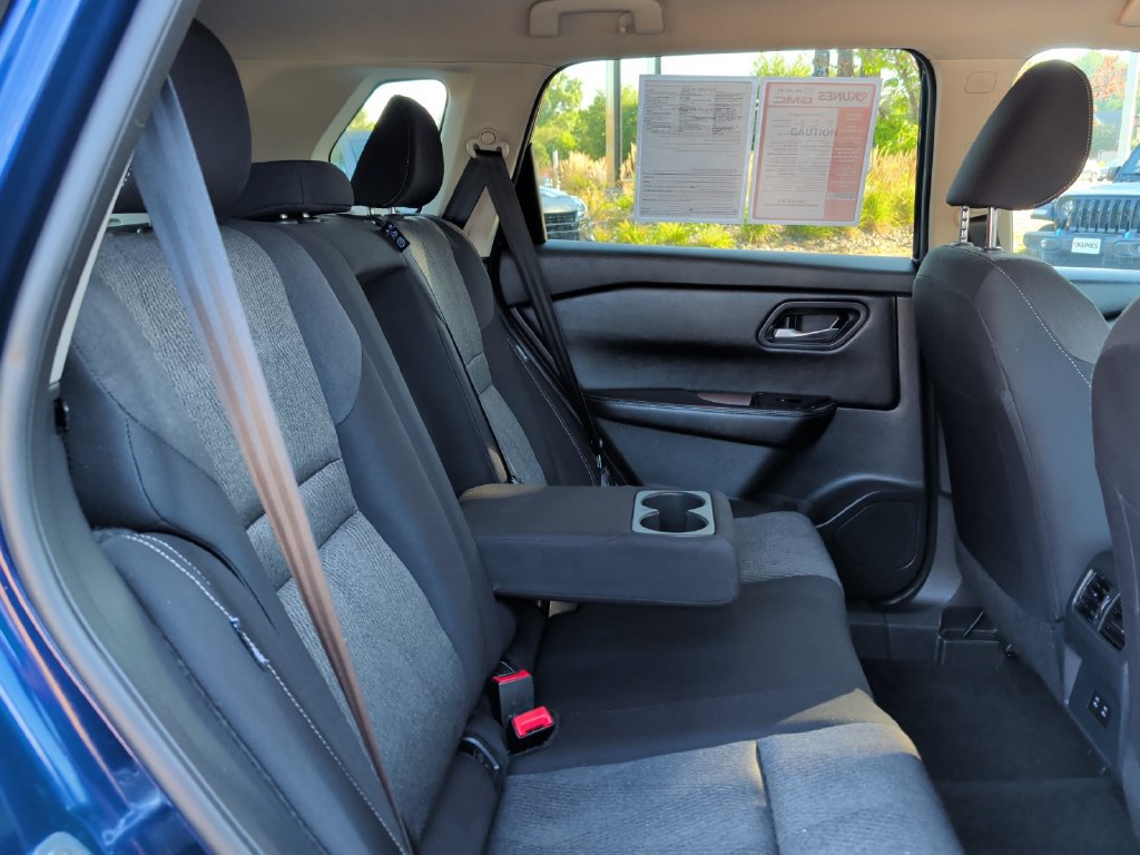 Used 2024 Nissan Rogue SV AWD/4WD image 35