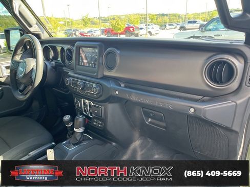 Used 2022 Jeep Wrangler Unlimited Sport image 28
