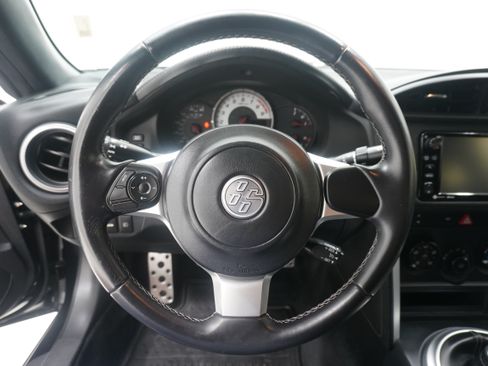 Used 2017 Toyota 86 RWD image 14