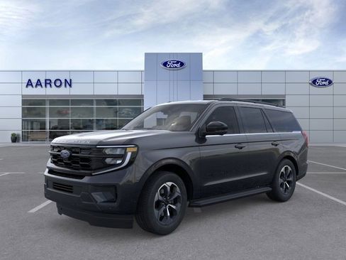 New 2026 Ford Expedition Active image 2