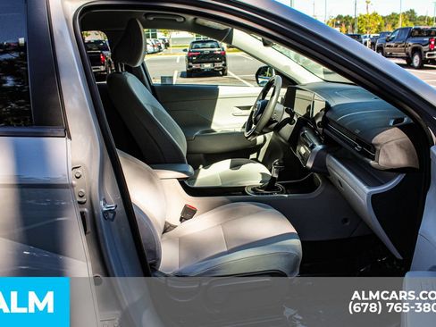 Used 2025 Hyundai Kona SEL FWD image 18