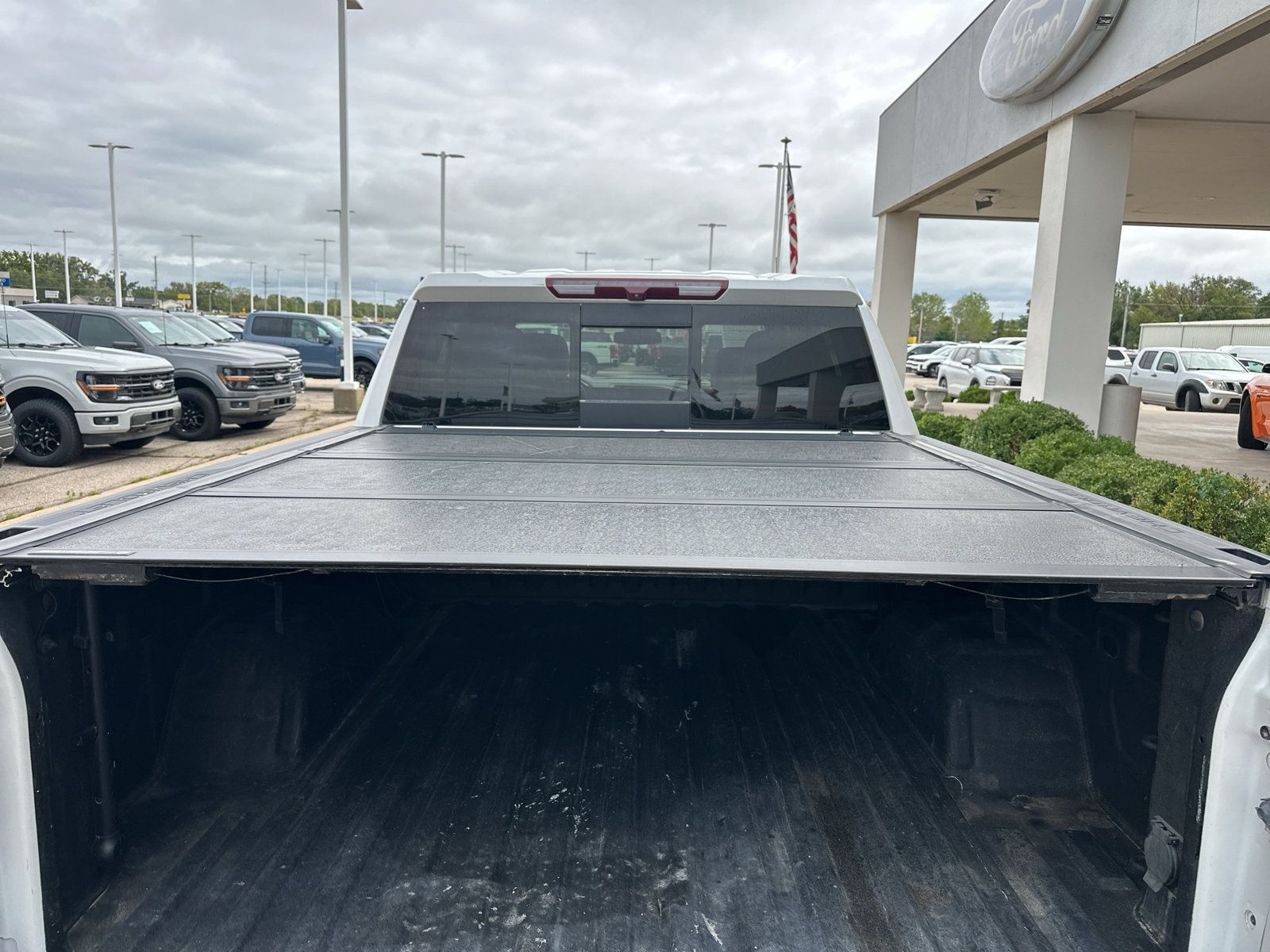 Used 2022 Chevrolet Silverado 1500 High Country w/ High Country Premium Package AWD/4WD image 16