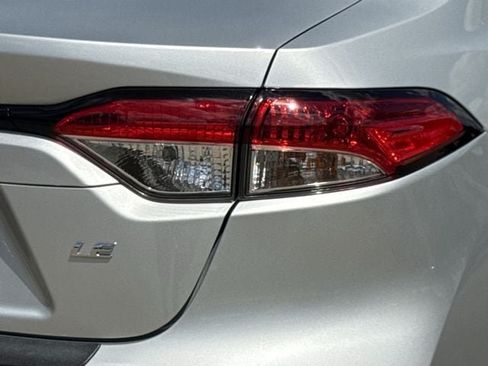 Used 2025 Toyota Corolla LE FWD image 7