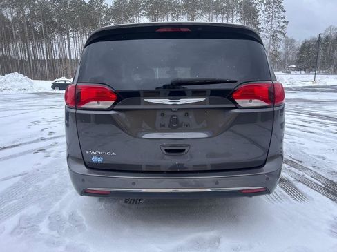 Used 2017 Chrysler Pacifica Touring Plus FWD image 5