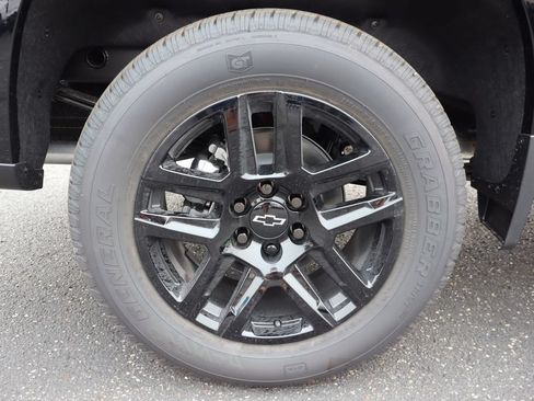 New 2026 Chevrolet Silverado 1500 RST w/ Dark Appearance Package AWD/4WD image 30