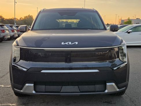 New 2026 Kia EV9 Wind image 2