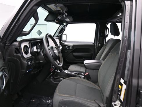 Used 2024 Jeep Wrangler Unlimited AWD/4WD image 11