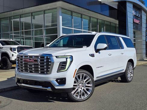 New 2026 GMC Yukon XL Denali w/ Denali Reserve Package image 35