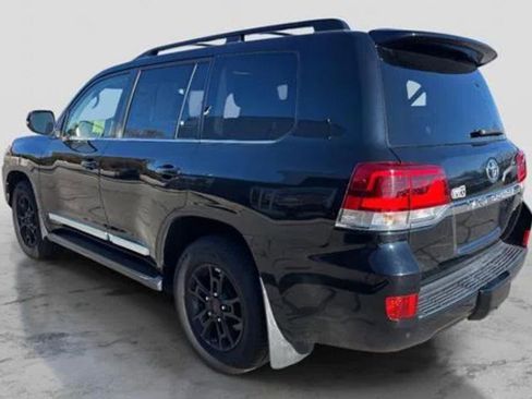 Used 2019 Toyota Land Cruiser image 3