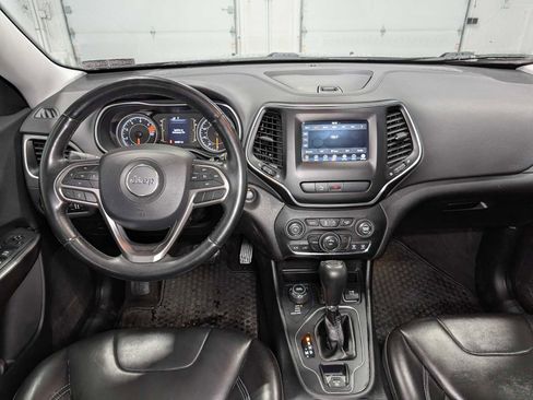 Used 2019 Jeep Cherokee Latitude Plus w/ Cold Weather Group image 17