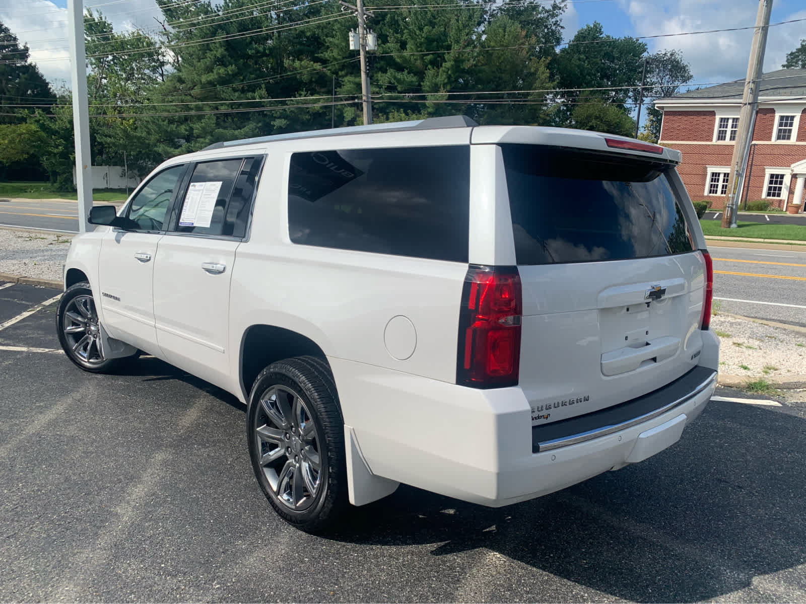 Used 2018 Chevrolet Suburban Premier AWD/4WD image 4