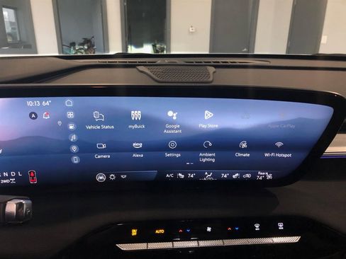 Used 2025 Buick Enclave Preferred image 21