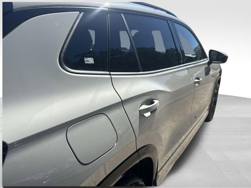 New 2026 Volkswagen Tiguan SE R-Line image 35