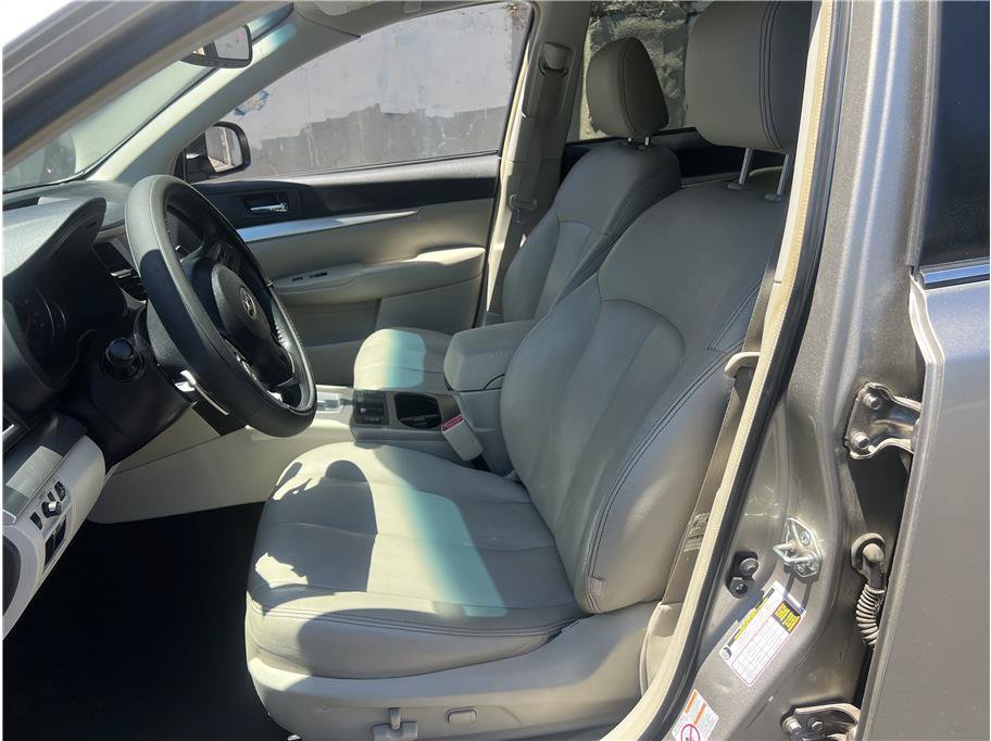 Used 2014 Subaru Outback 2.5i Premium w/ Popular Package #1B AWD/4WD image 16