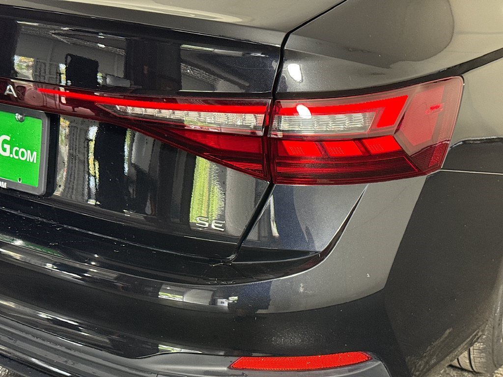 Used 2025 Volkswagen Jetta SE FWD image 33