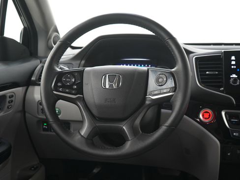 Used 2020 Honda Pilot Touring image 18