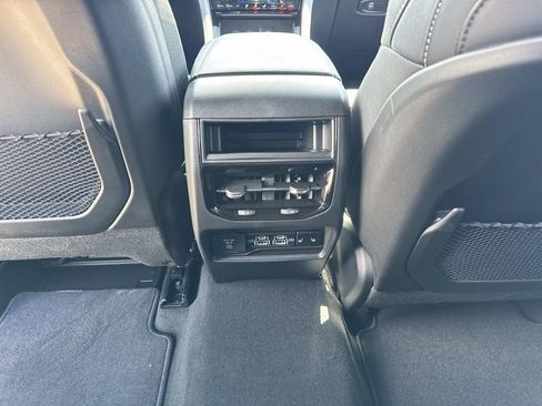 New 2025 Jeep Grand Cherokee Limited w/ Black Appearance Package image 32