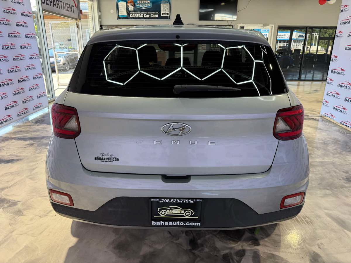 Used 2021 Hyundai Venue SE FWD image 7