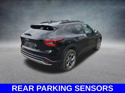 Used 2024 Chevrolet Trax LT w/ Driver Confidence Package FWD image 5