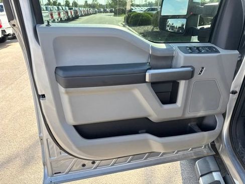 Used 2022 Ford F350 XLT w/ XLT Premium Package AWD/4WD image 8