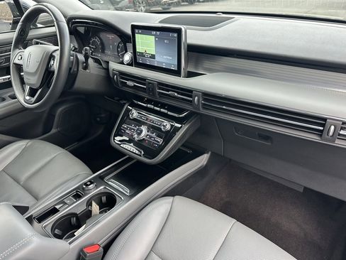 Used 2021 Lincoln Corsair AWD w/ Premium Package image 16