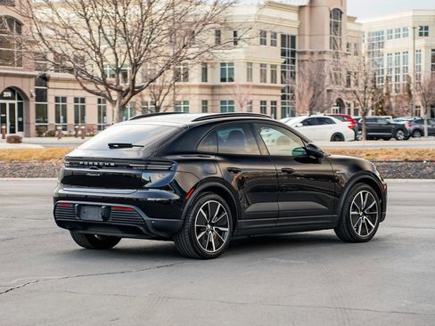 Used 2024 Porsche Macan 4 Electric image 5