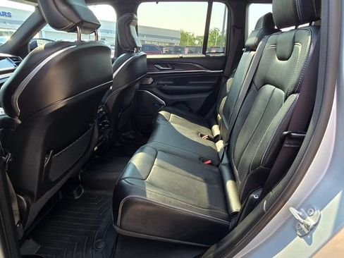 Used 2023 Jeep Grand Cherokee Overland w/ Advanced Protech Group III AWD/4WD image 34