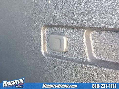 Used 2023 GMC Acadia SLE w/ Driver Convenience Package image 7