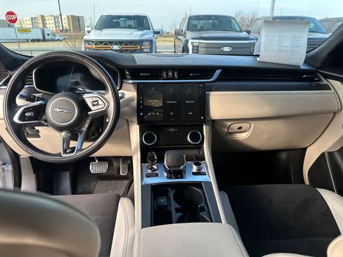 Used 2021 Jaguar F-PACE SVR image 12